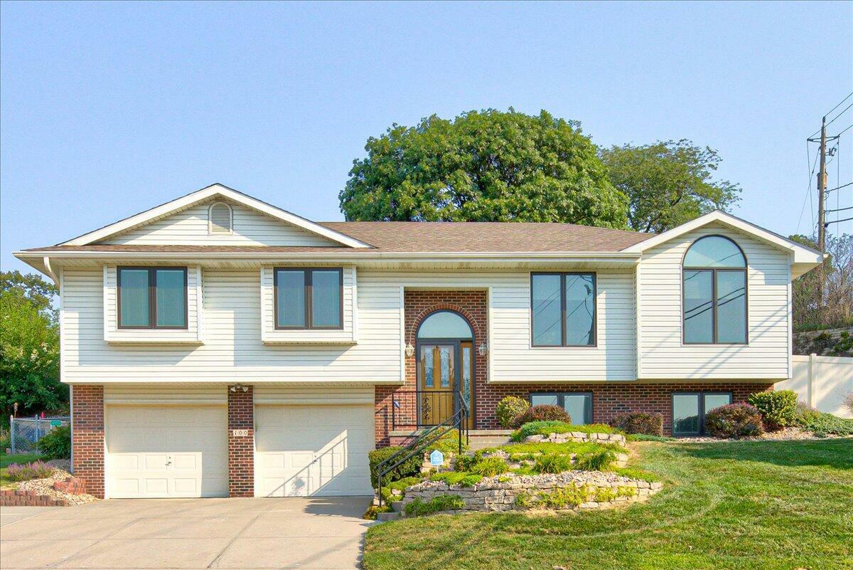 100 Sunny Ridge Drive  Council Bluffs IA 51503 photo