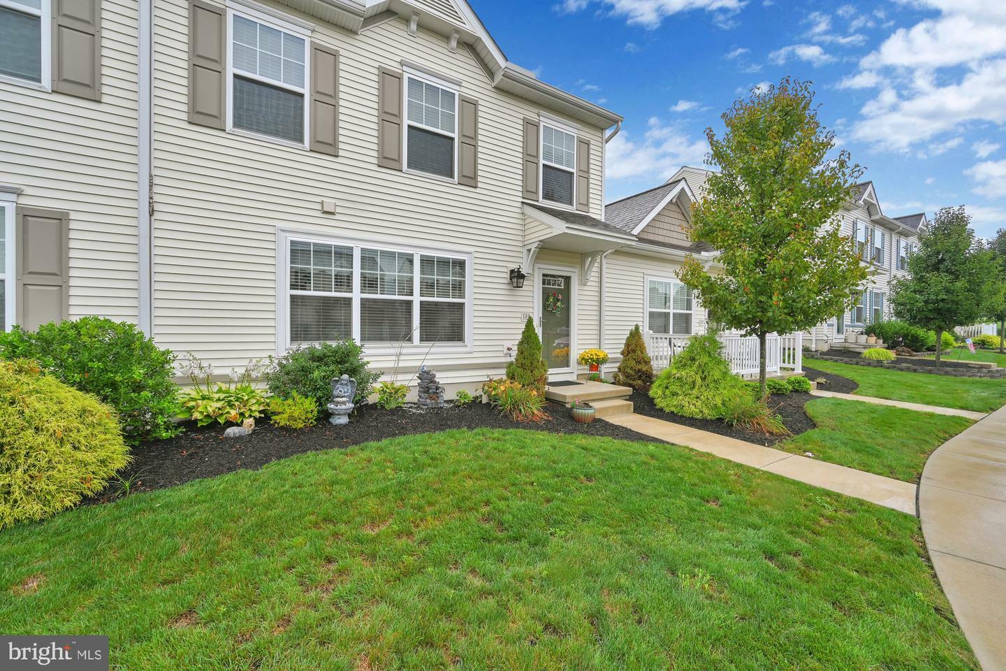 Property Photo:  109 Bolton Circle  PA 17584 