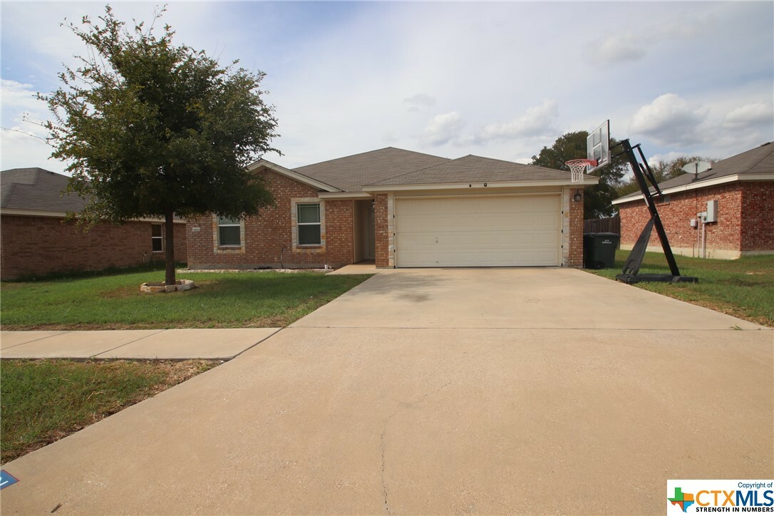 Property Photo: 3502 Logsdon Street TX 76522