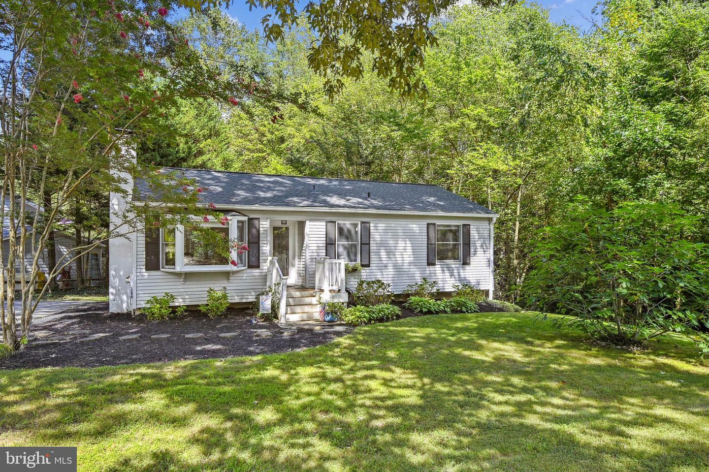 Property Photo:  1152 Blue Bird Lane  MD 21032 