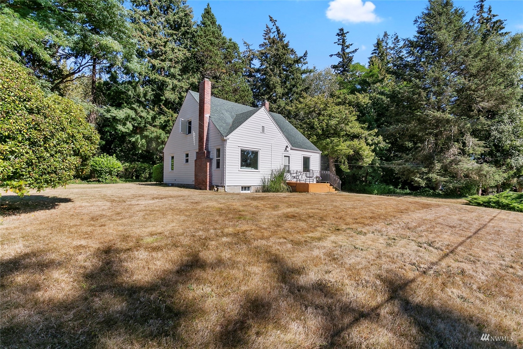 Property Photo:  3004 W Maplewood Avenue  WA 98225 