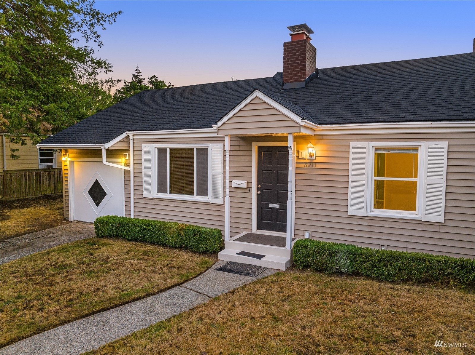 Property Photo: 8211 22nd Avenue NE WA 98115