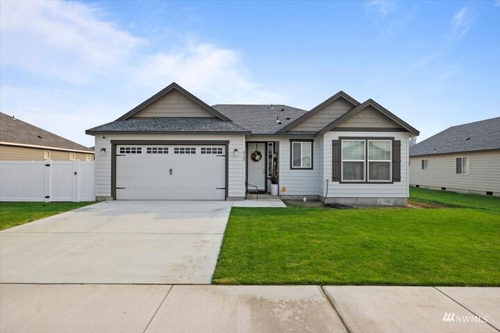 Property Photo:  4729 W Owl Street  WA 98837 