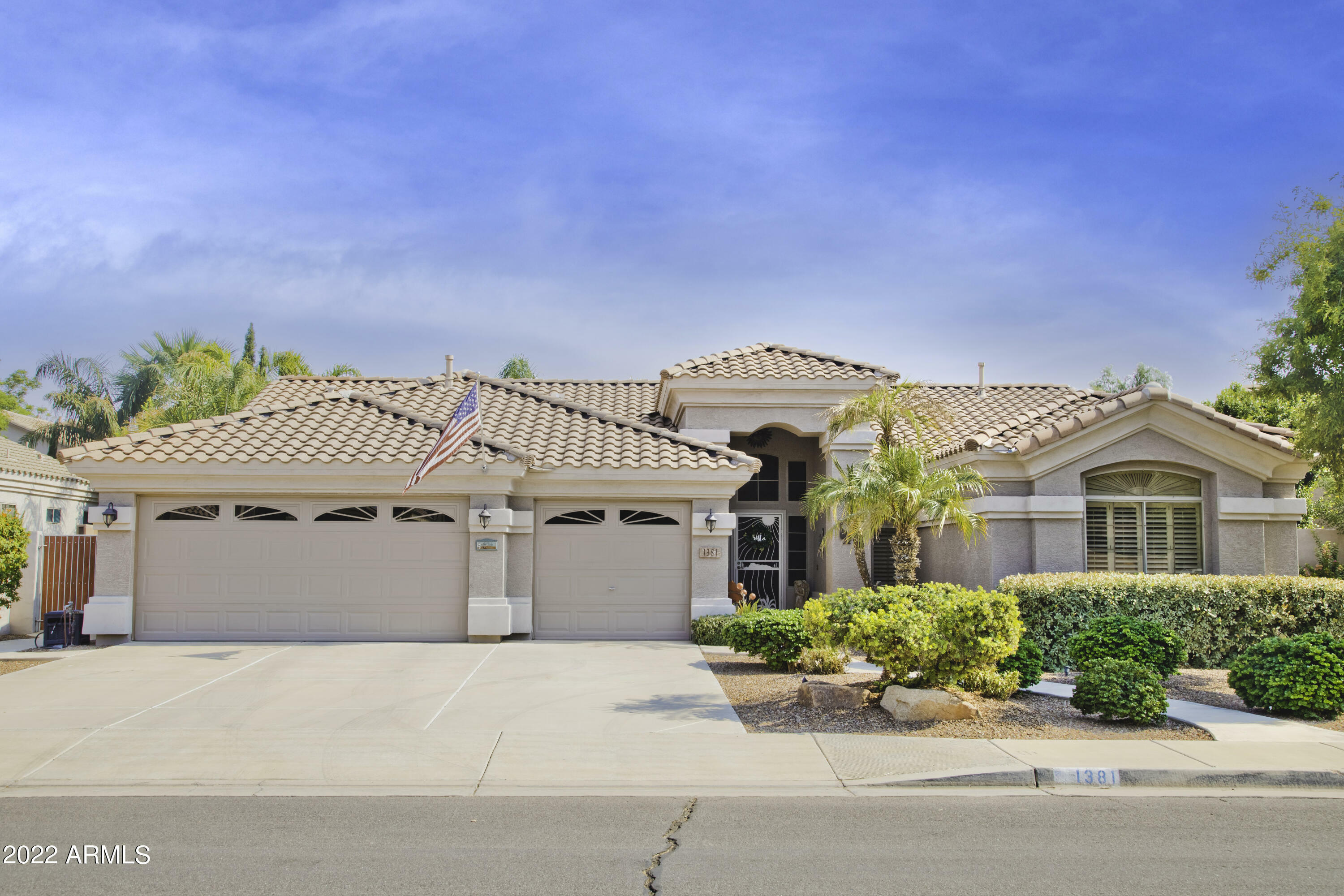 Property Photo:  1381 E Oxford Lane  AZ 85295 