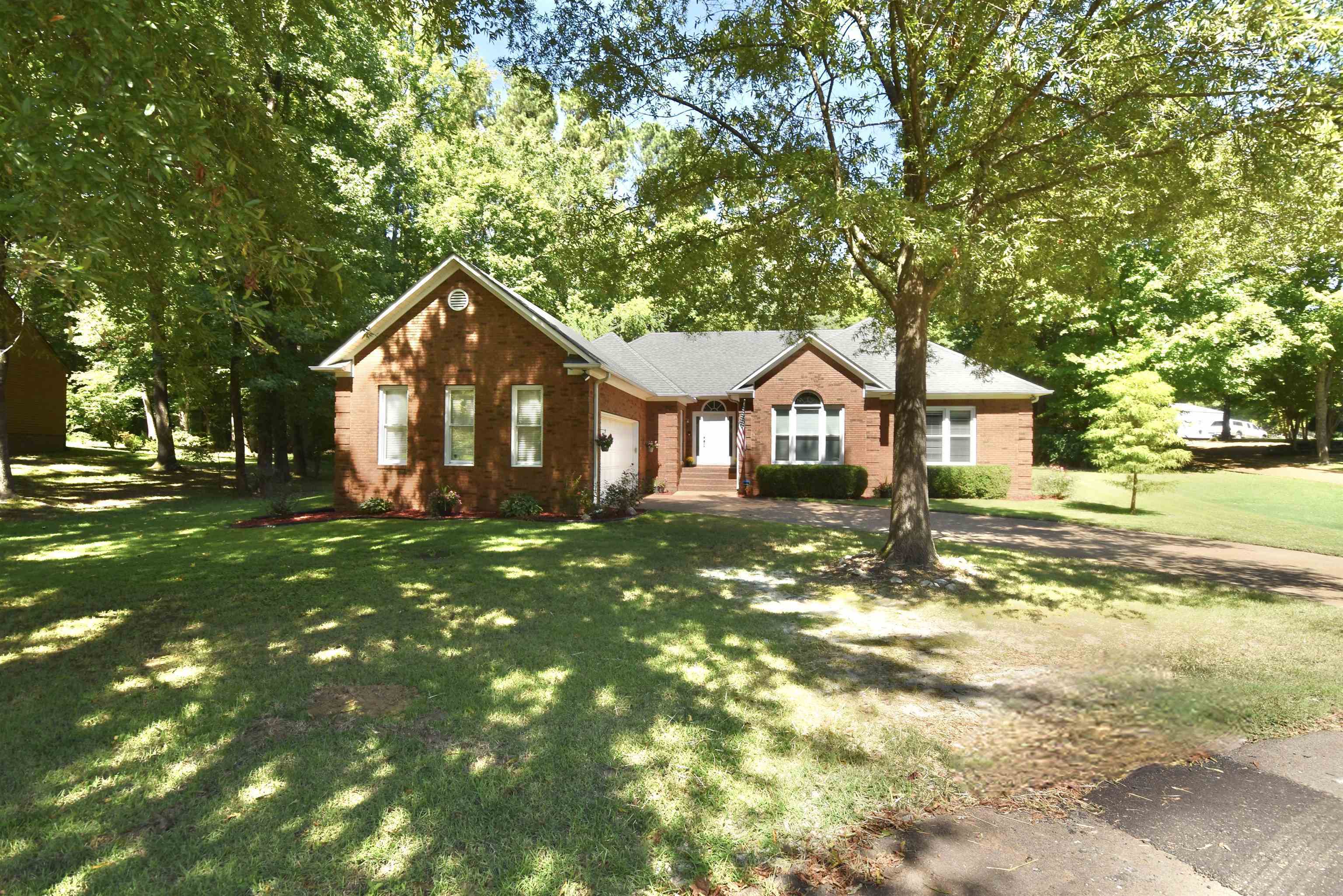 Property Photo:  51 Maplecreek Lane  TN 38343 