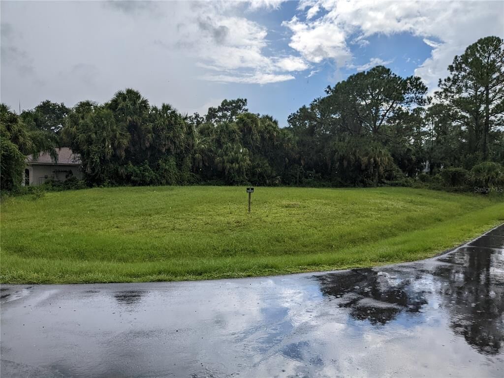 Property Photo:  Taunton Avenue  FL 34286 