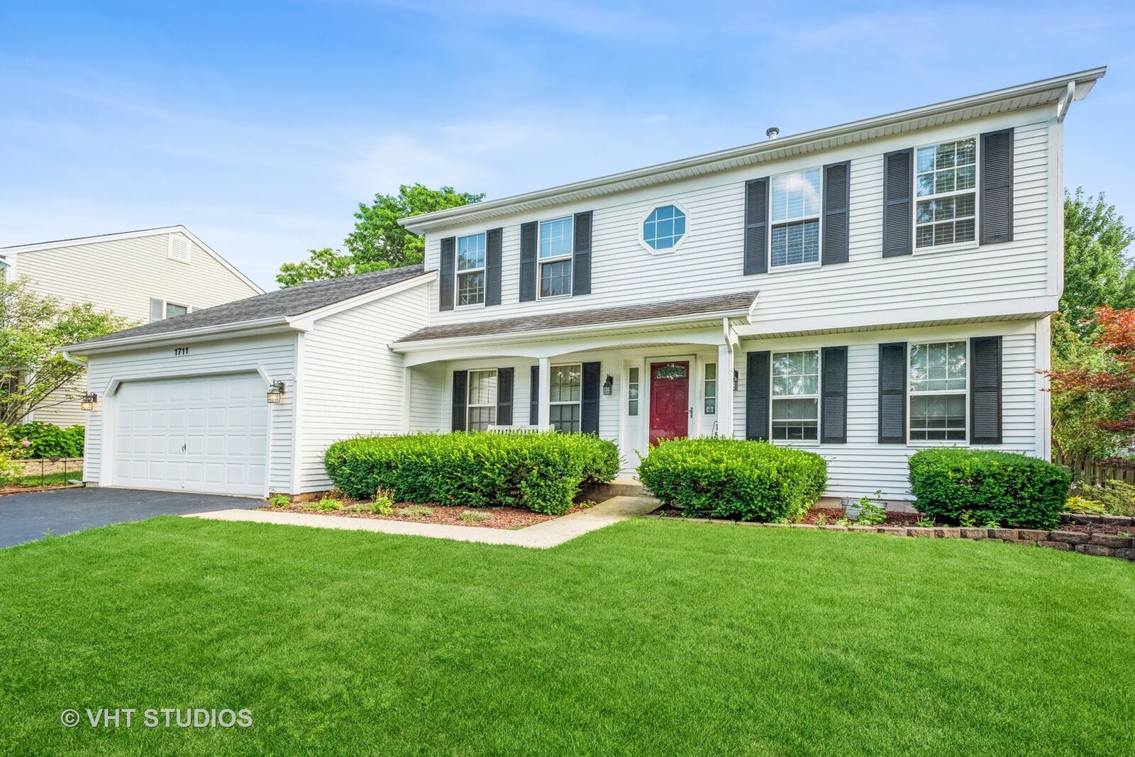 Property Photo:  1711 Cambridge Drive  IL 60174 