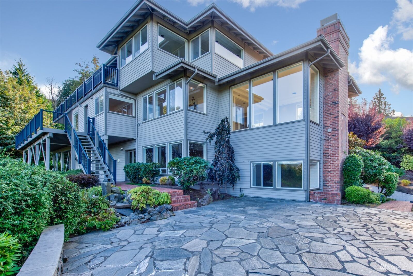 Property Photo:  9250 SE 36th Place  WA 98040 