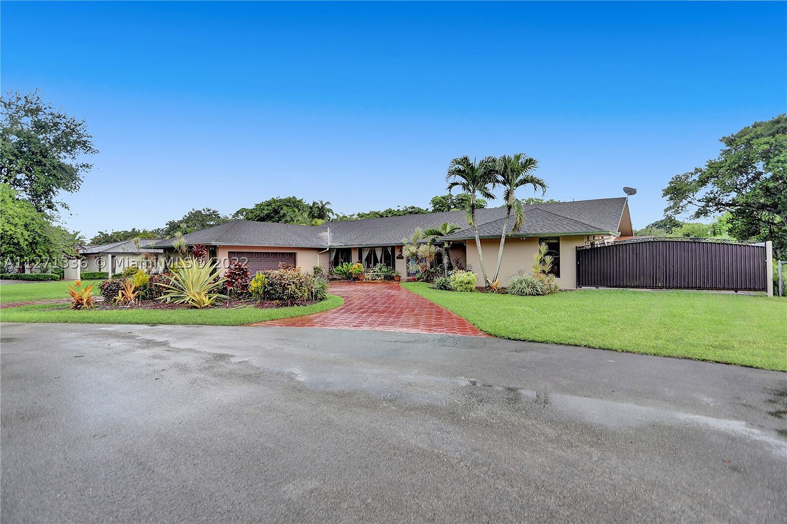 Property Photo: 10764 SW 110th Ter FL 33176