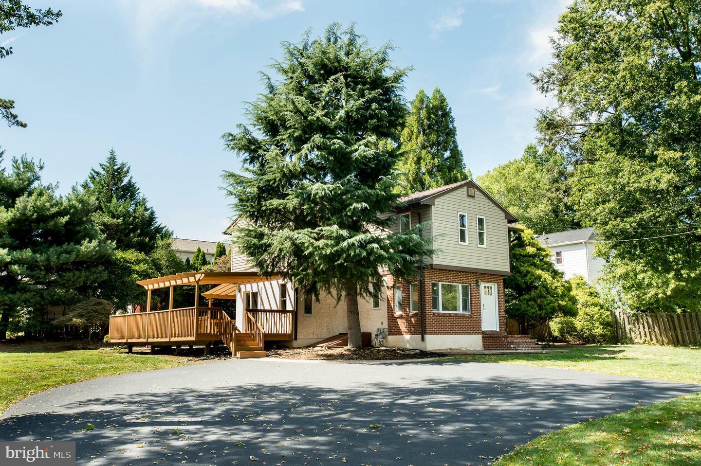 Property Photo:  3042 Lovell  PA 19008 