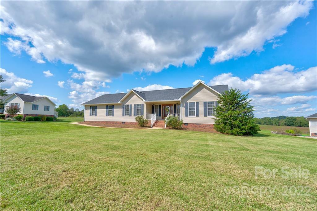 Property Photo:  111 Wichita Drive  NC 28152 