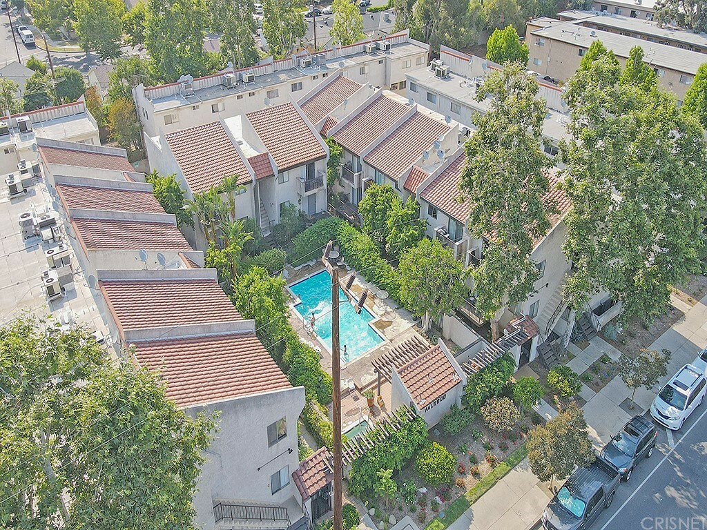 Property Photo:  7439 Woodman Avenue 45  CA 91405 