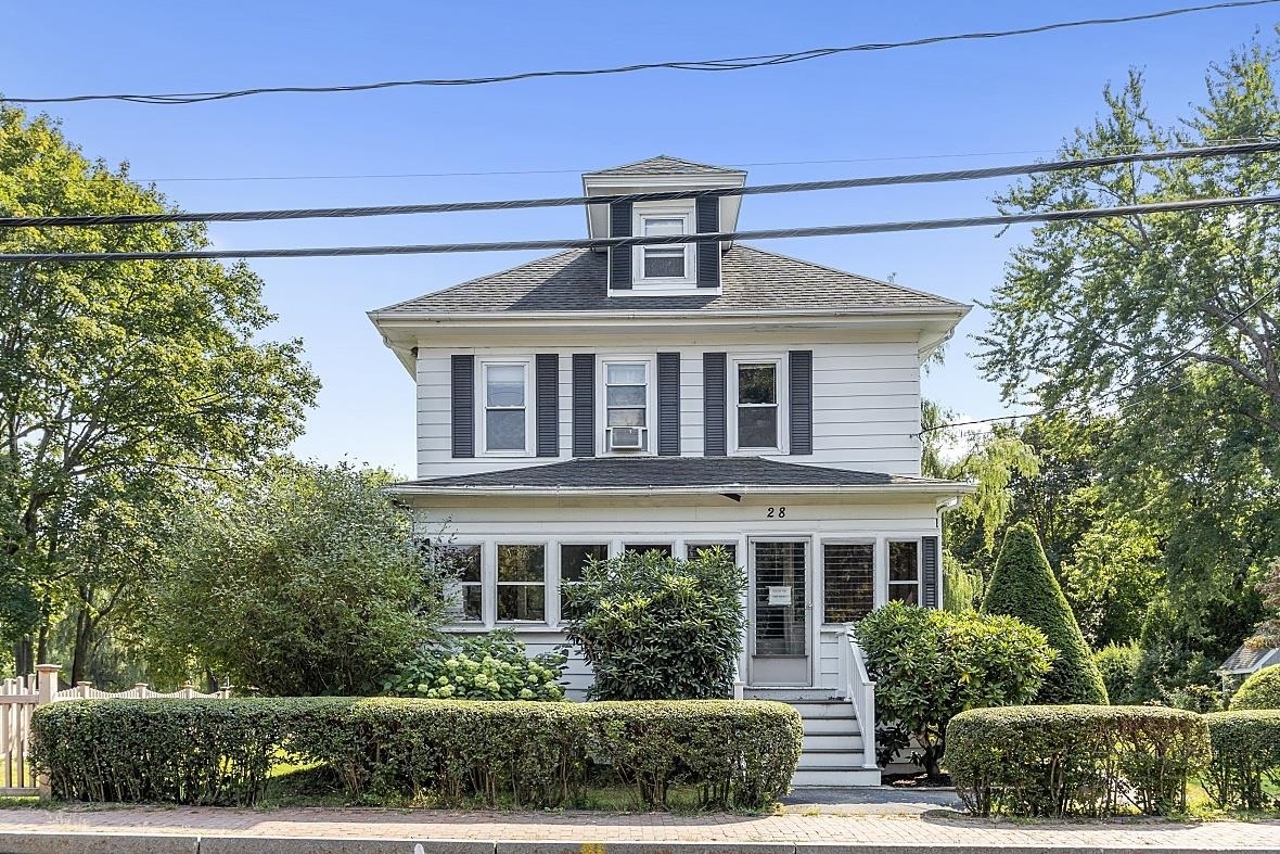 Property Photo:  28 New Castle Avenue  NH 03801 