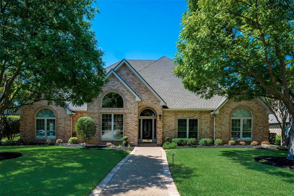 Property Photo: 4106 Pembrooke Parkway W TX 76034