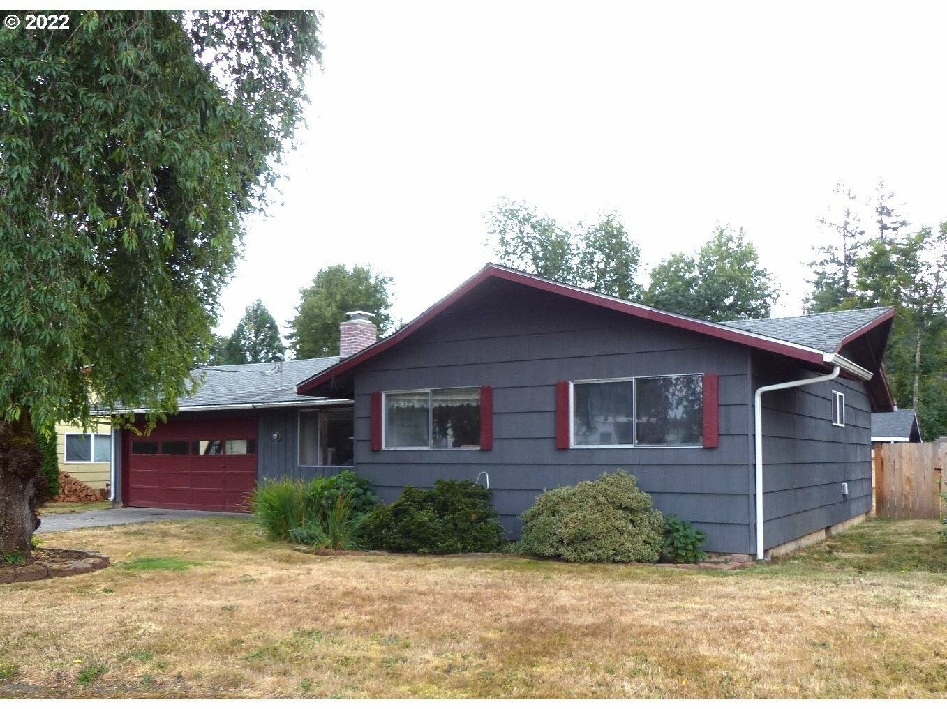 Property Photo:  411 W Cushman St  WA 98675 