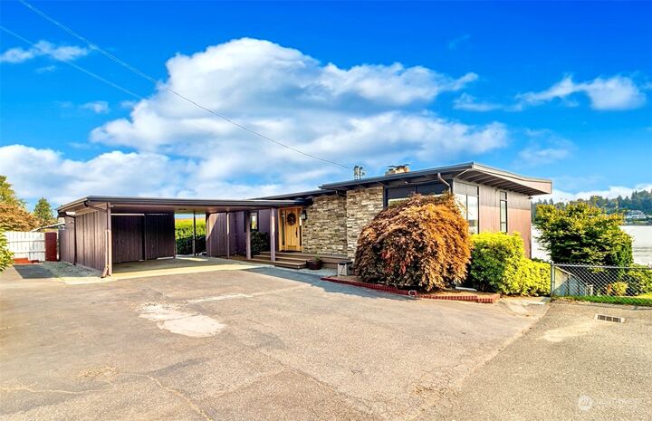 Property Photo:  103 S Davies Road  WA 98258 