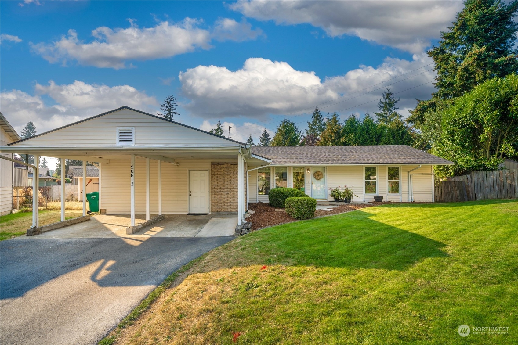 Property Photo: 28813 22nd Avenue S WA 98003