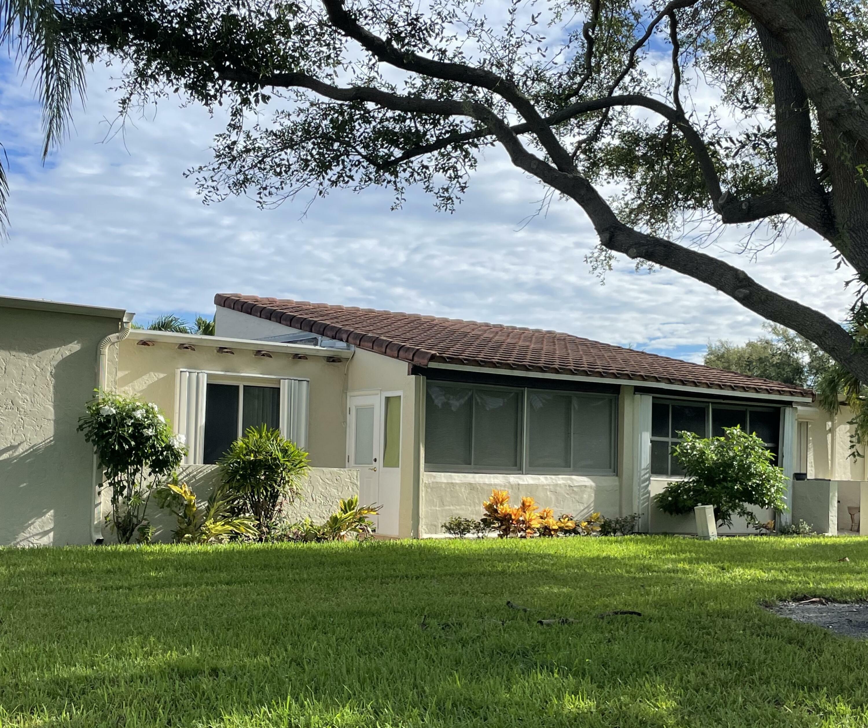 Property Photo:  2601 Boundbrook Boulevard 113  FL 33406 