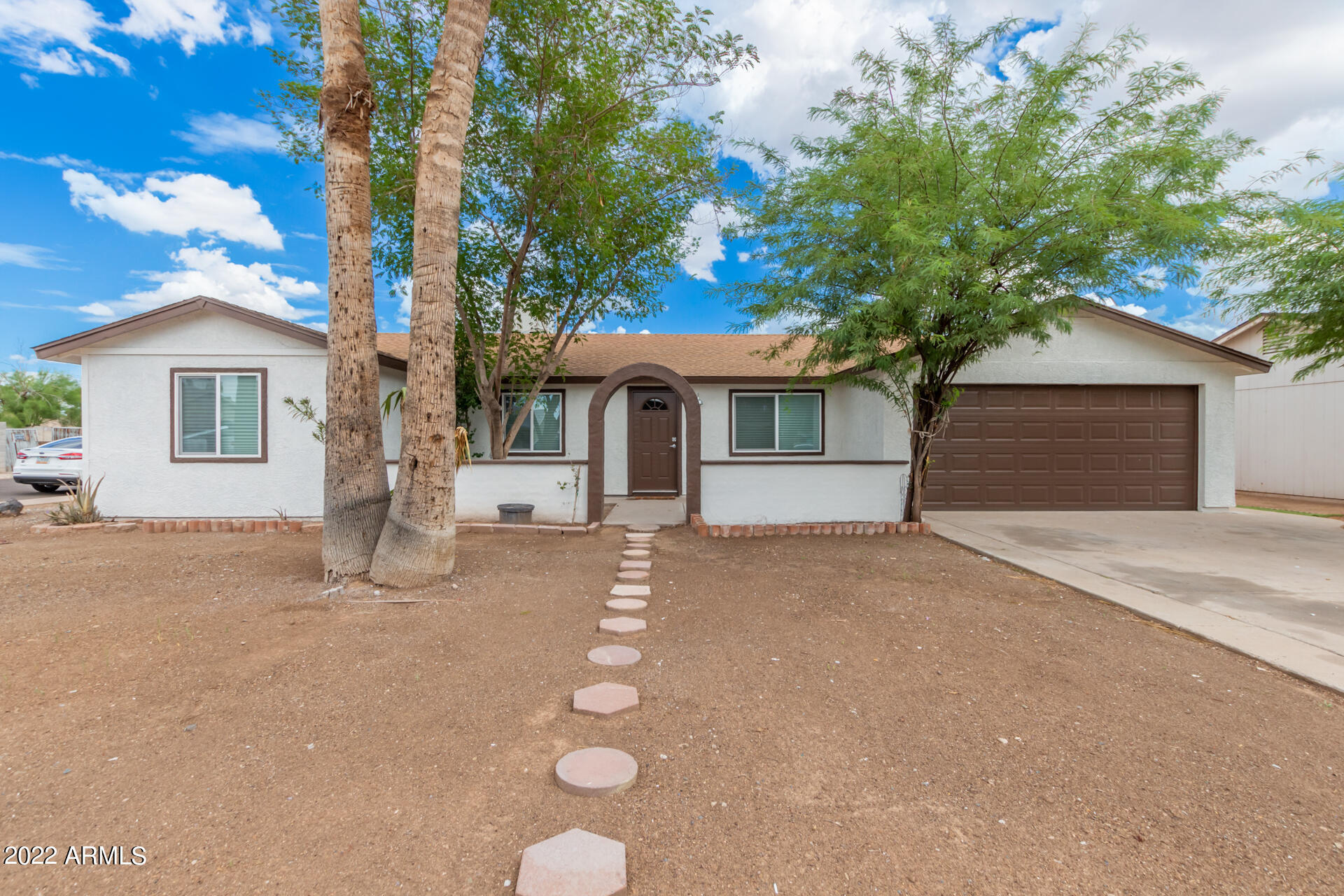 Property Photo:  1615 N 60th Lane  AZ 85035 