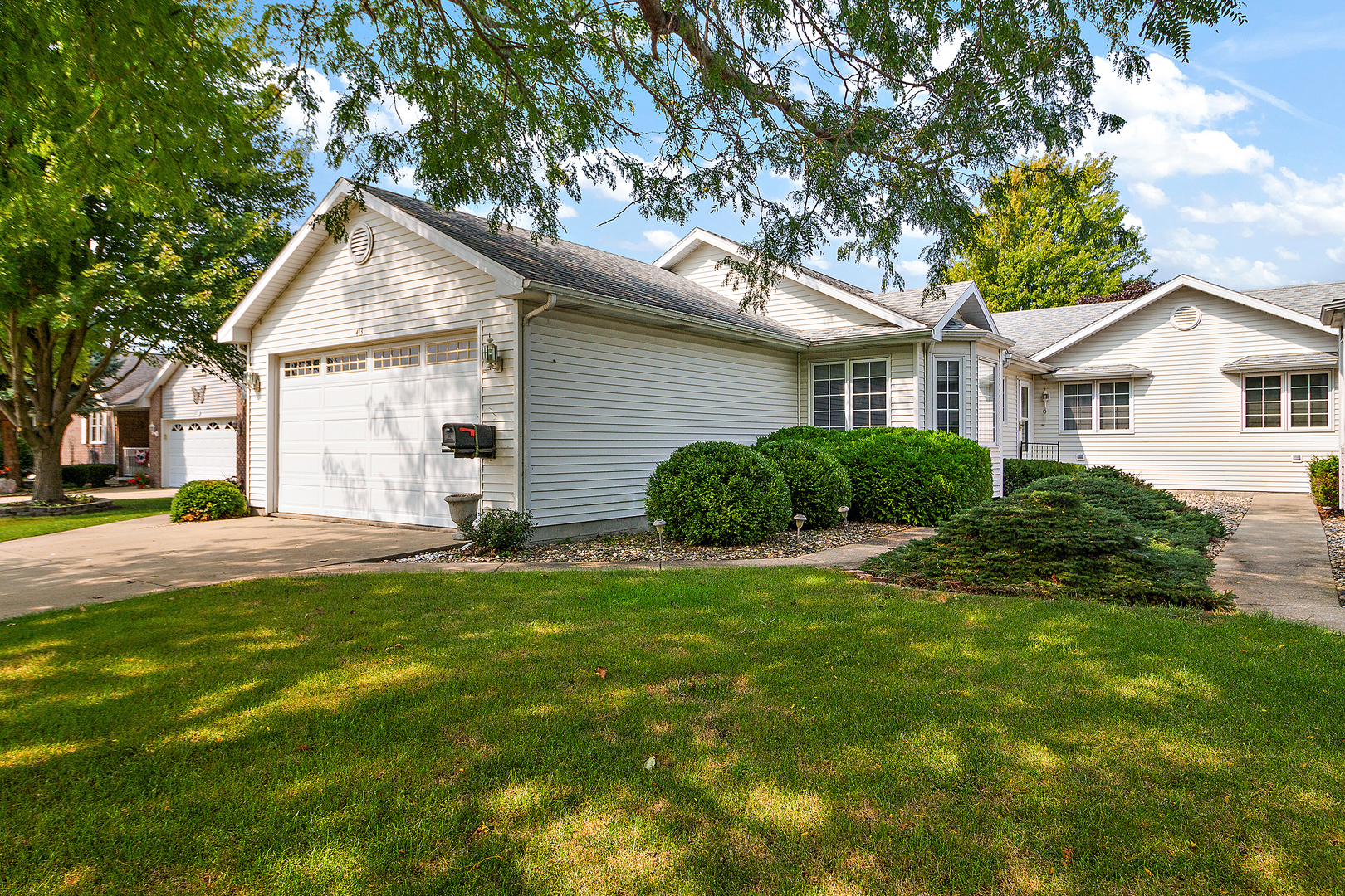 Property Photo:  413 Hesburgh Drive  IL 60950 