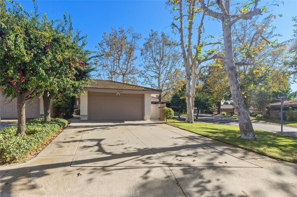 Property Photo:  27462 Avenida Larga  CA 92675 