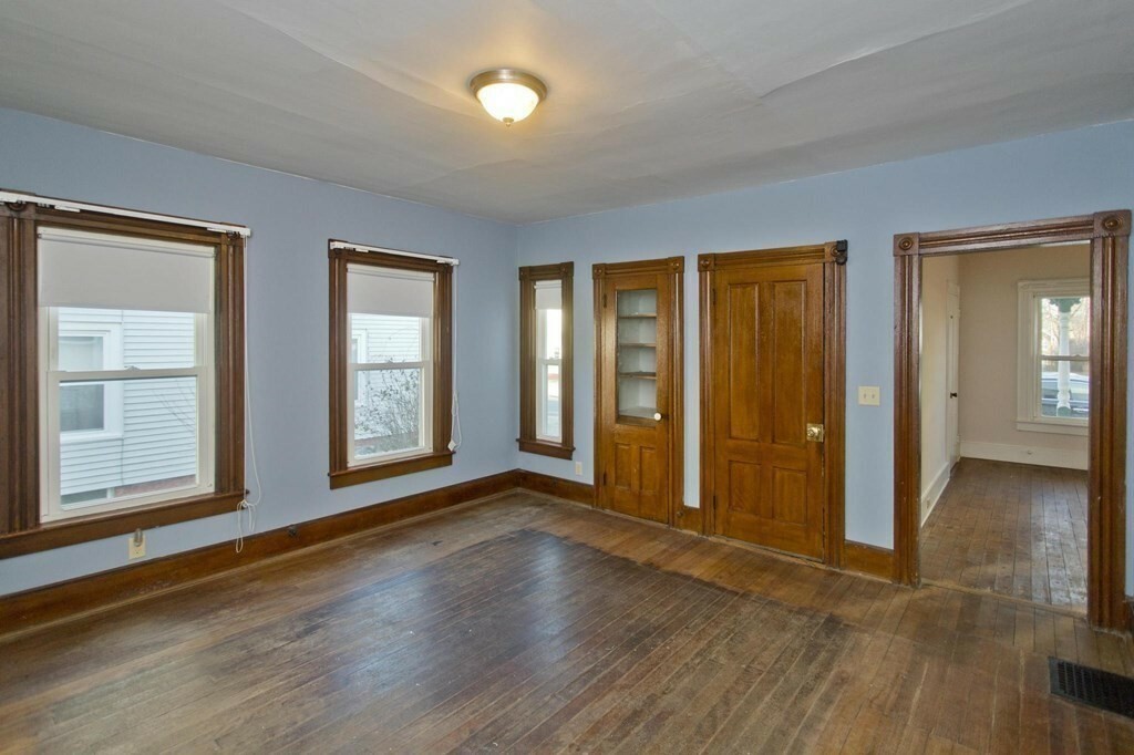 Property Photo:  16 Chestnut St  MA 01376 