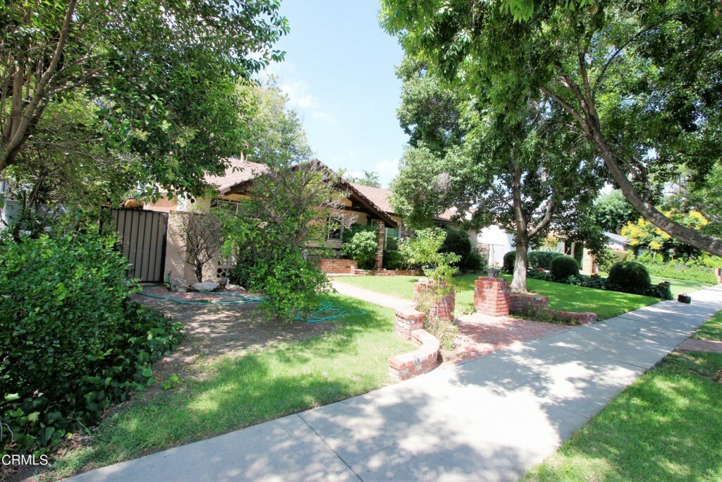 Property Photo:  8061 White Oak Avenue  CA 91335 