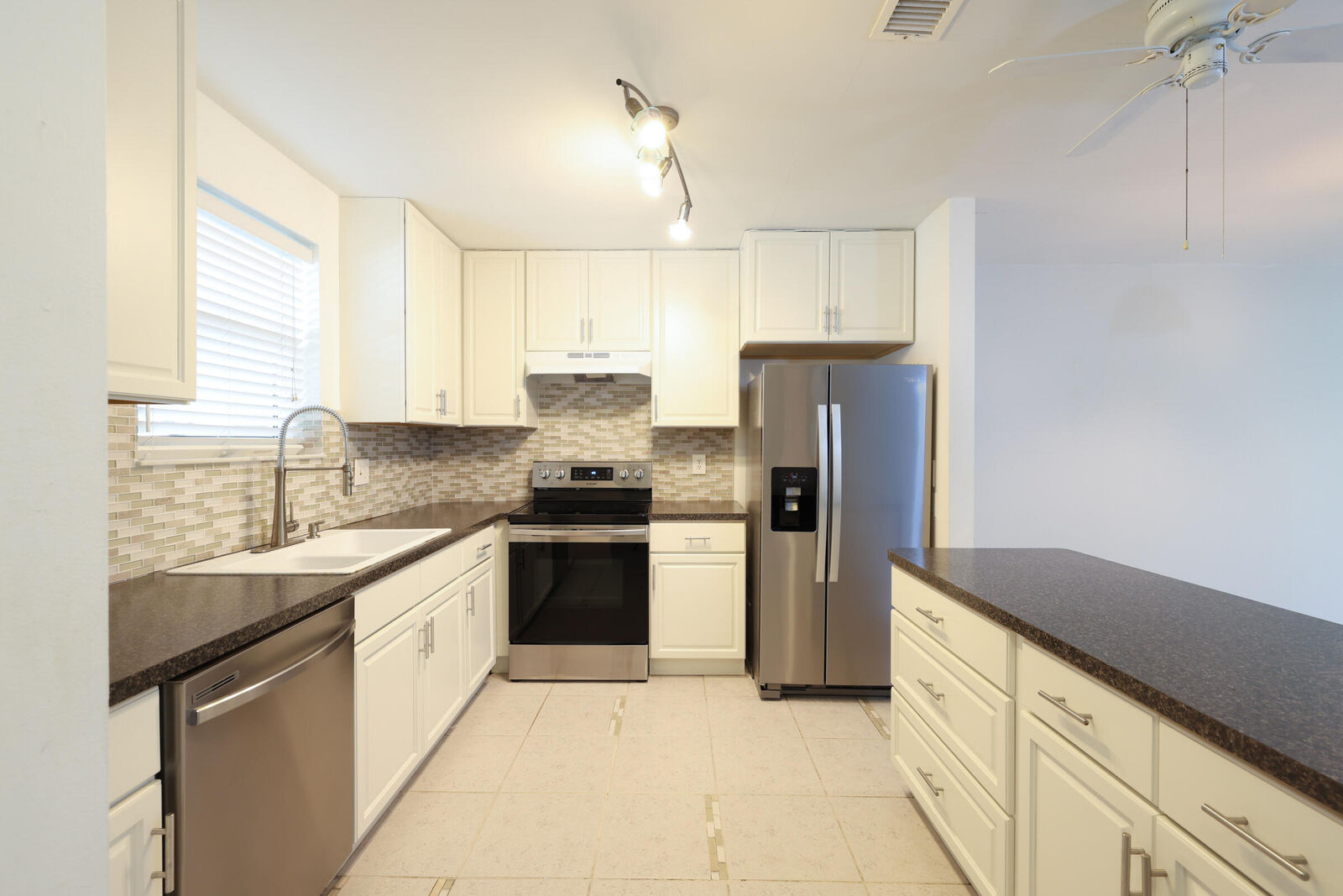 Property Photo:  6531 SE Federal Highway J-211  FL 34997 