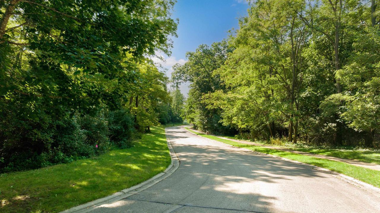 Property Photo: 424 Stonehaven Drive WI 54941