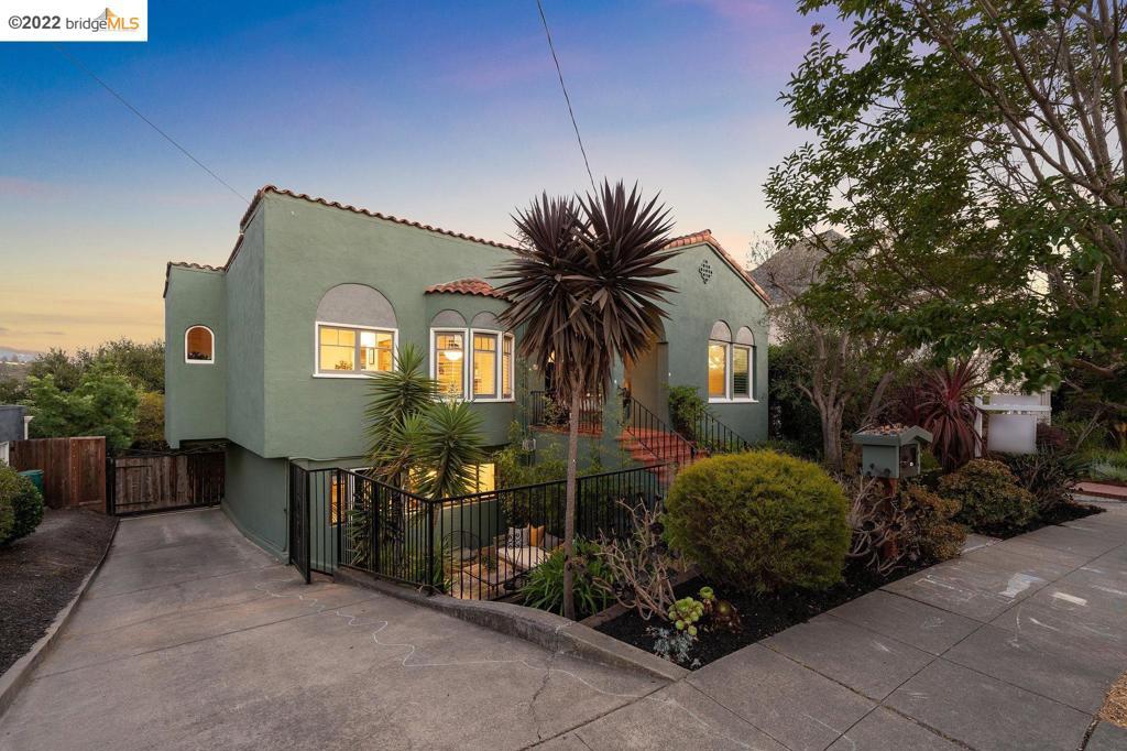 Property Photo:  1012 Warfield Ave  CA 94610 