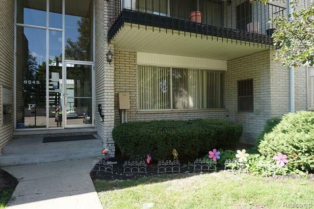 Property Photo:  8545 Kennedy Circle 3  MI 48093 