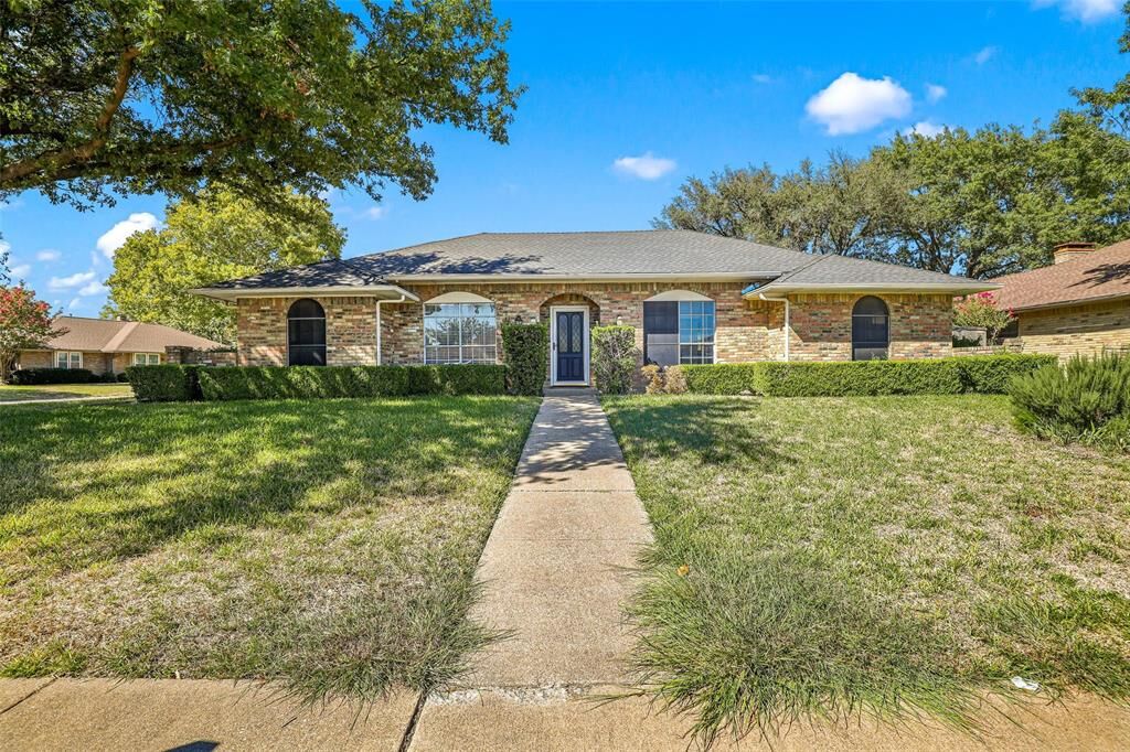 Property Photo:  1915 Westminster Drive  TX 75007 