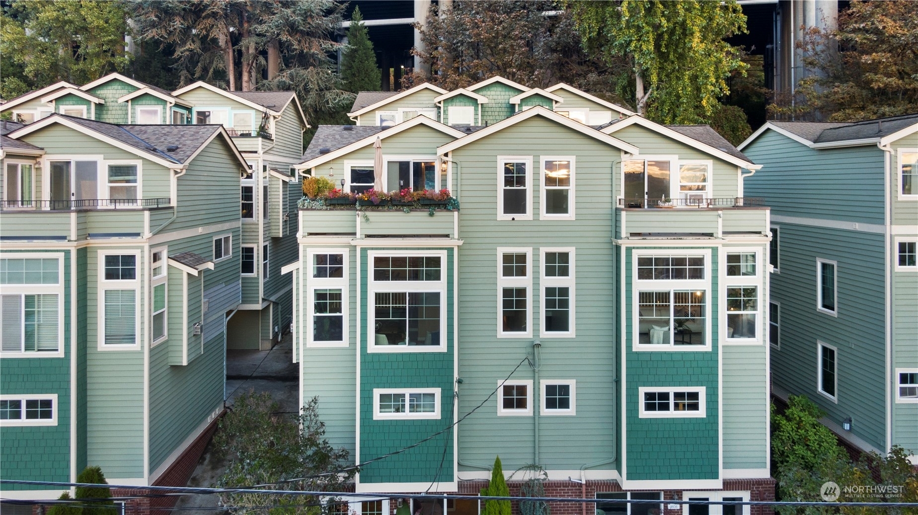 Property Photo:  1810 Franklin Avenue E  WA 98102 