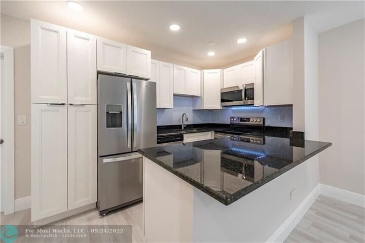 628 NE 8th Ave 1  Fort Lauderdale FL 33304 photo