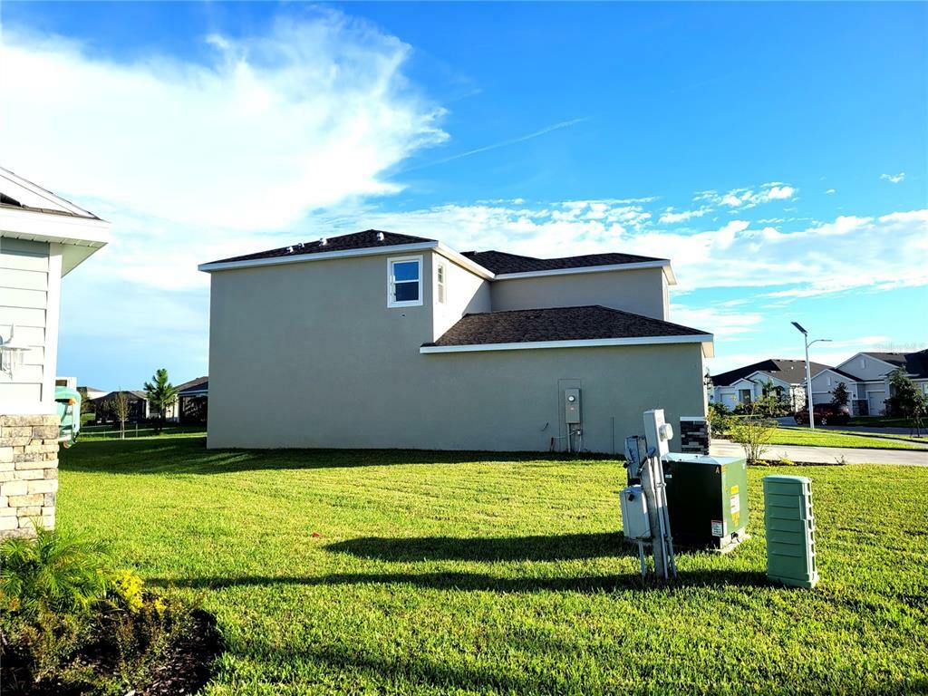 Property Photo:  10691 Laxer Cay Loop  FL 33576 