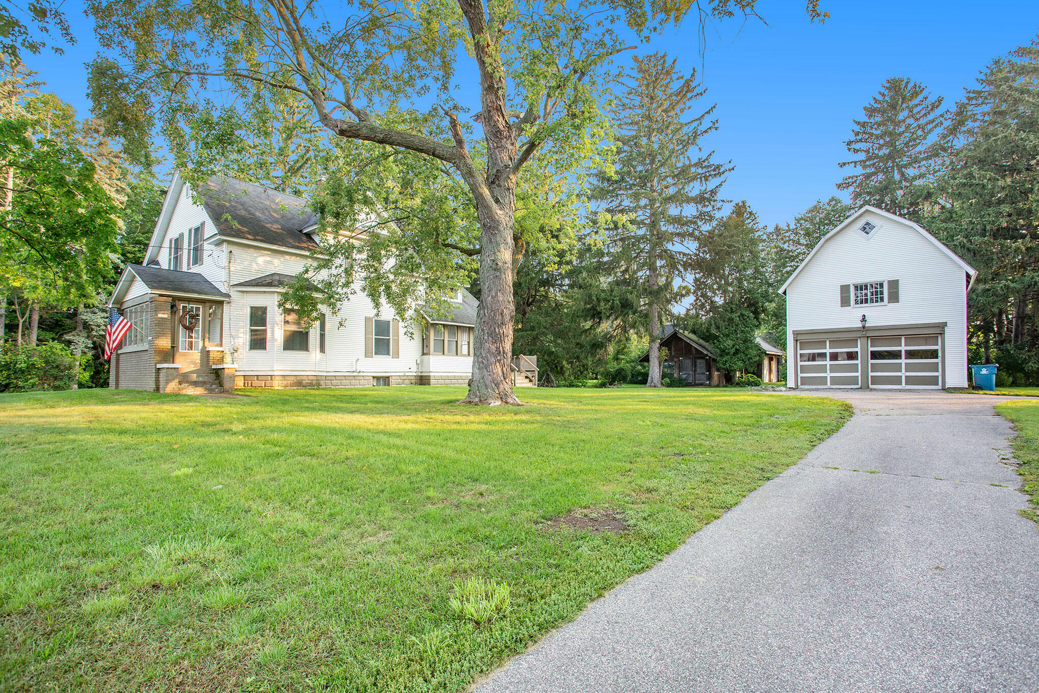 Property Photo:  7976 Cottonwood Drive  MI 49428 