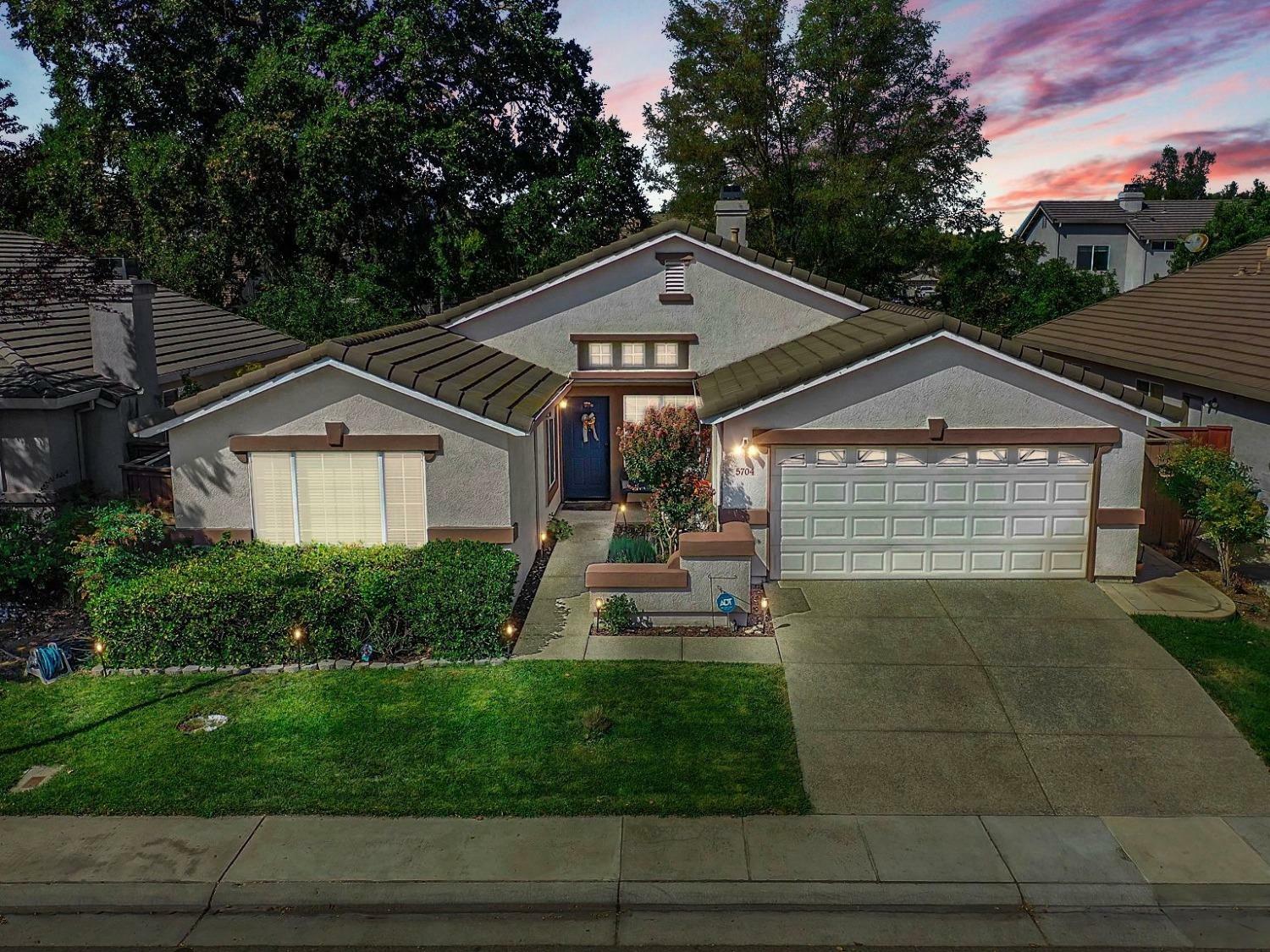 Property Photo:  5704 Heather Field Way  CA 95757 