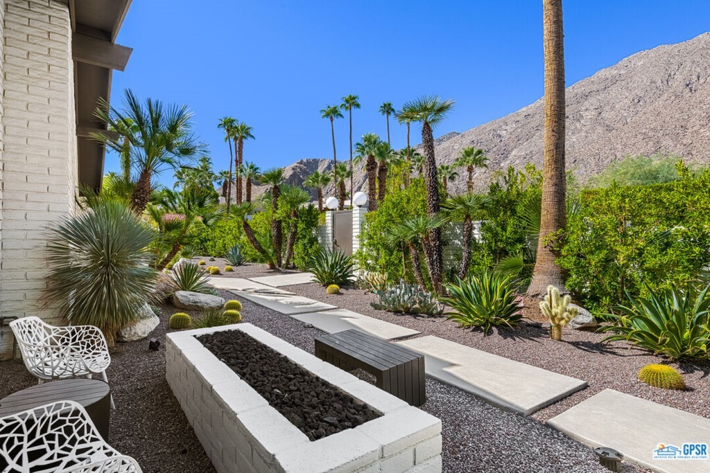 Property Photo: 450 S Monte Vista Drive CA 92262
