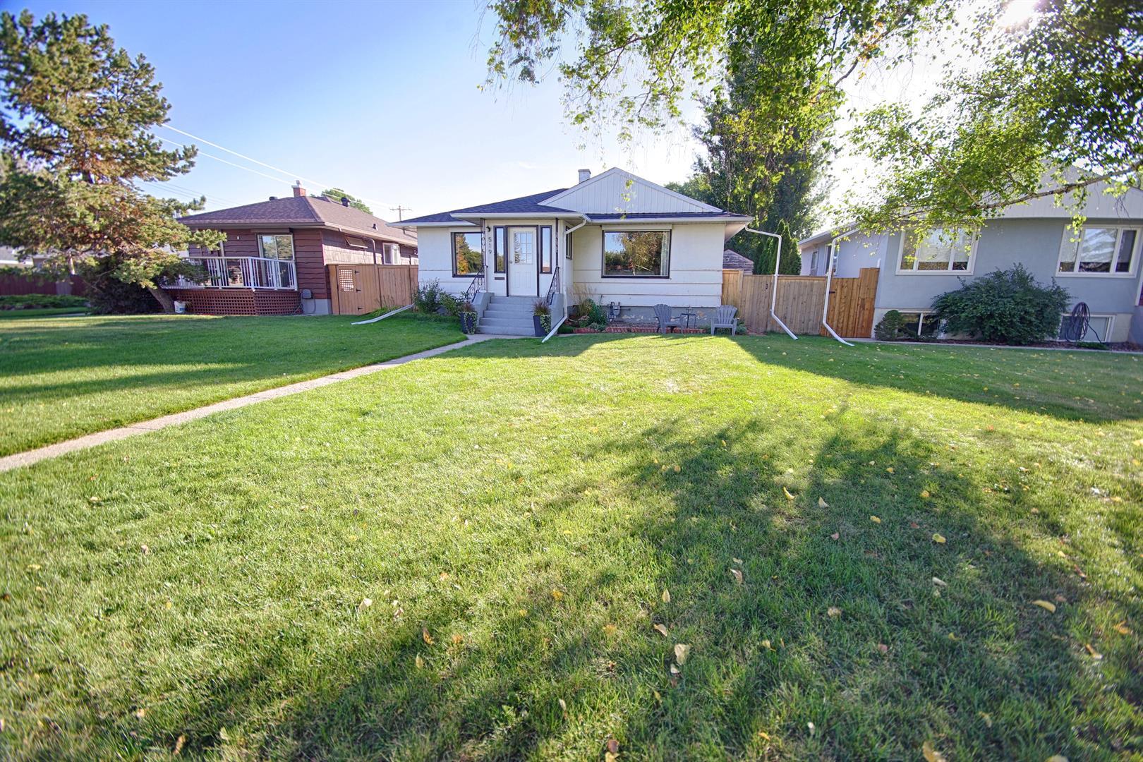 Photo de la propriété:  519 20 Street S  AB T1J 3H9 