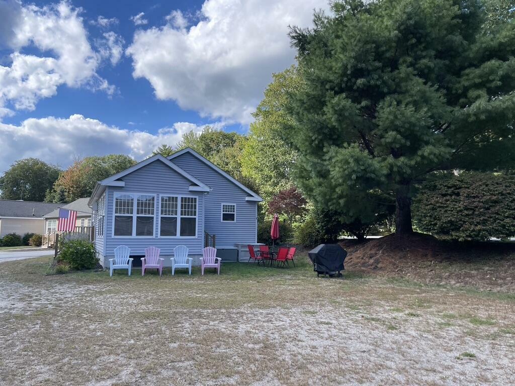 Property Photo: 412 Post Road 279 ME 04090