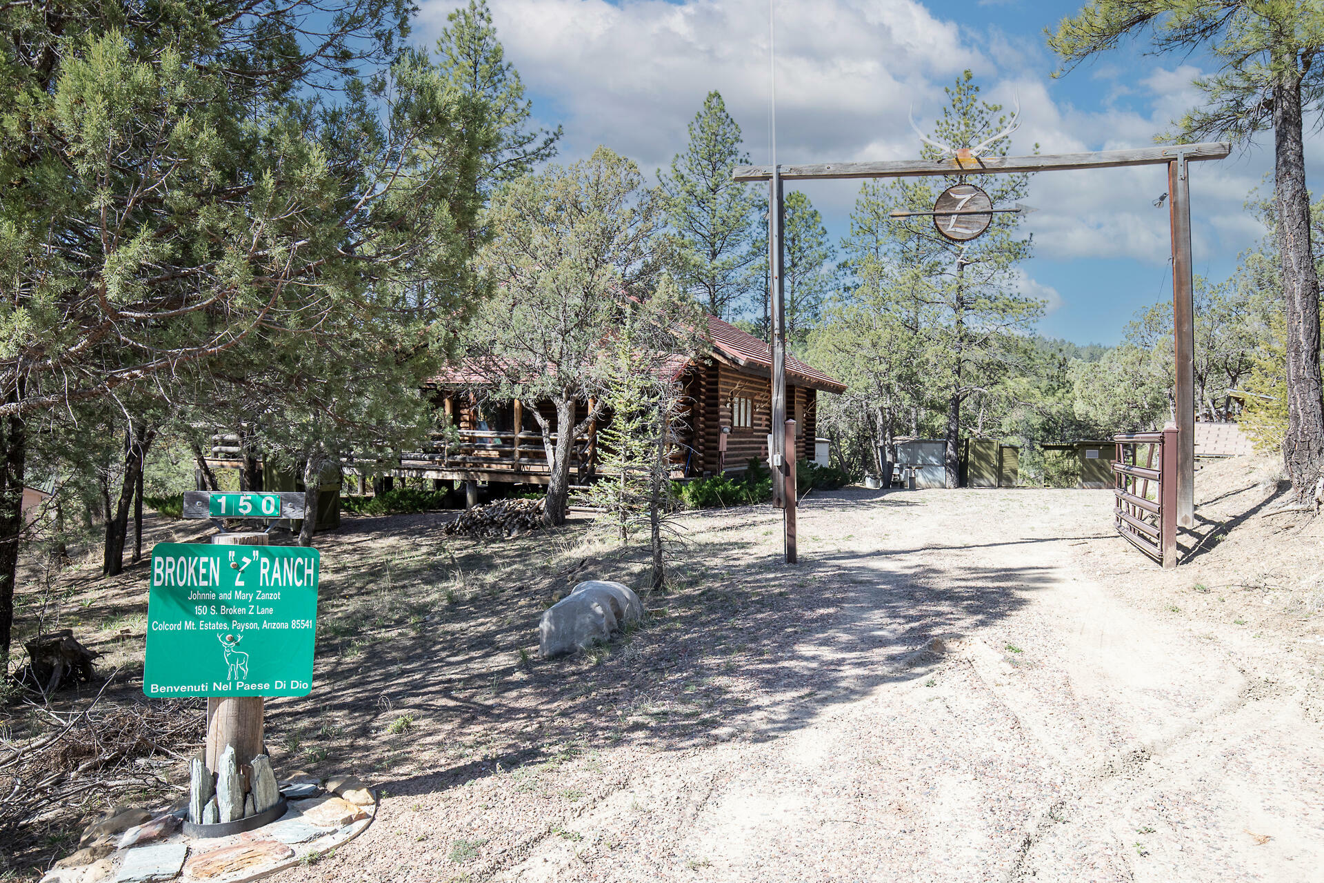 Property Photo:  150 S Broken Z Lane  AZ 85541 