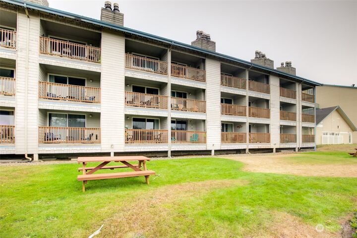 835 Ocean Shores Boulevard NW 105  Ocean Shores WA 98569 photo