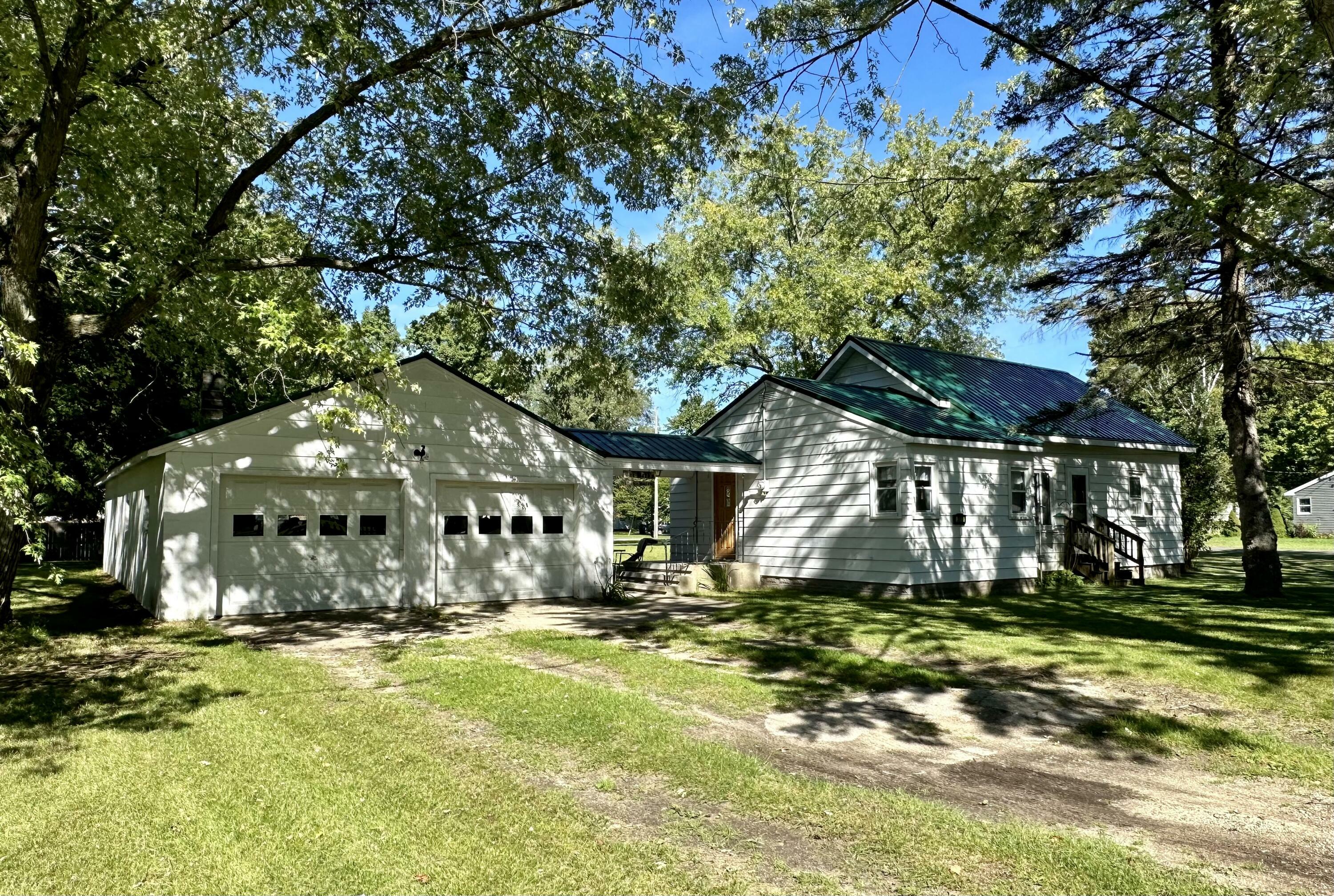 Property Photo: 303 Hawley Street MI 49421