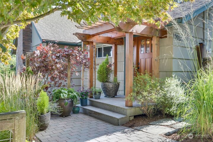 19026 12th Avenue NE  Shoreline WA 98155 photo