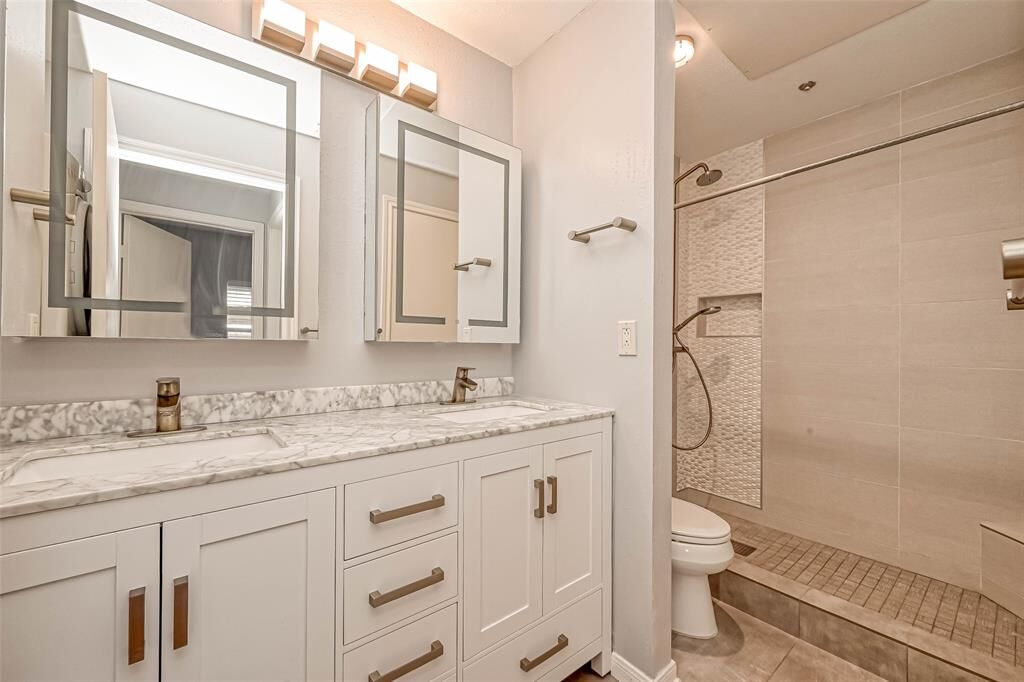 Property Photo:  704 Bering Drive 247  TX 77057 