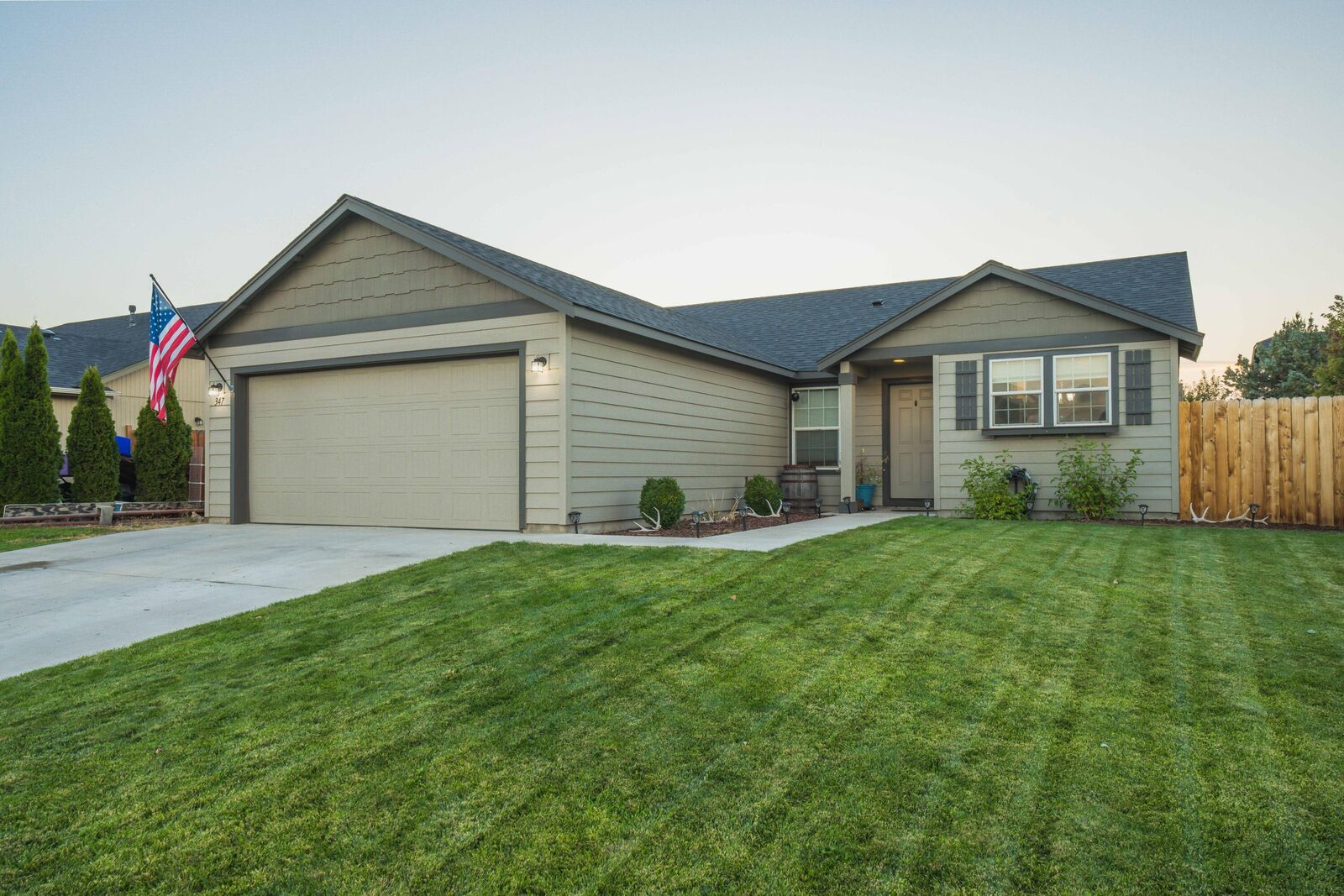 Property Photo: 347 SW 32nd Street OR 97756