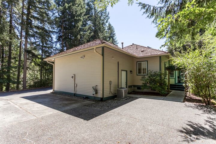 Property Photo:  6806 65th Avenue W  WA 98499 