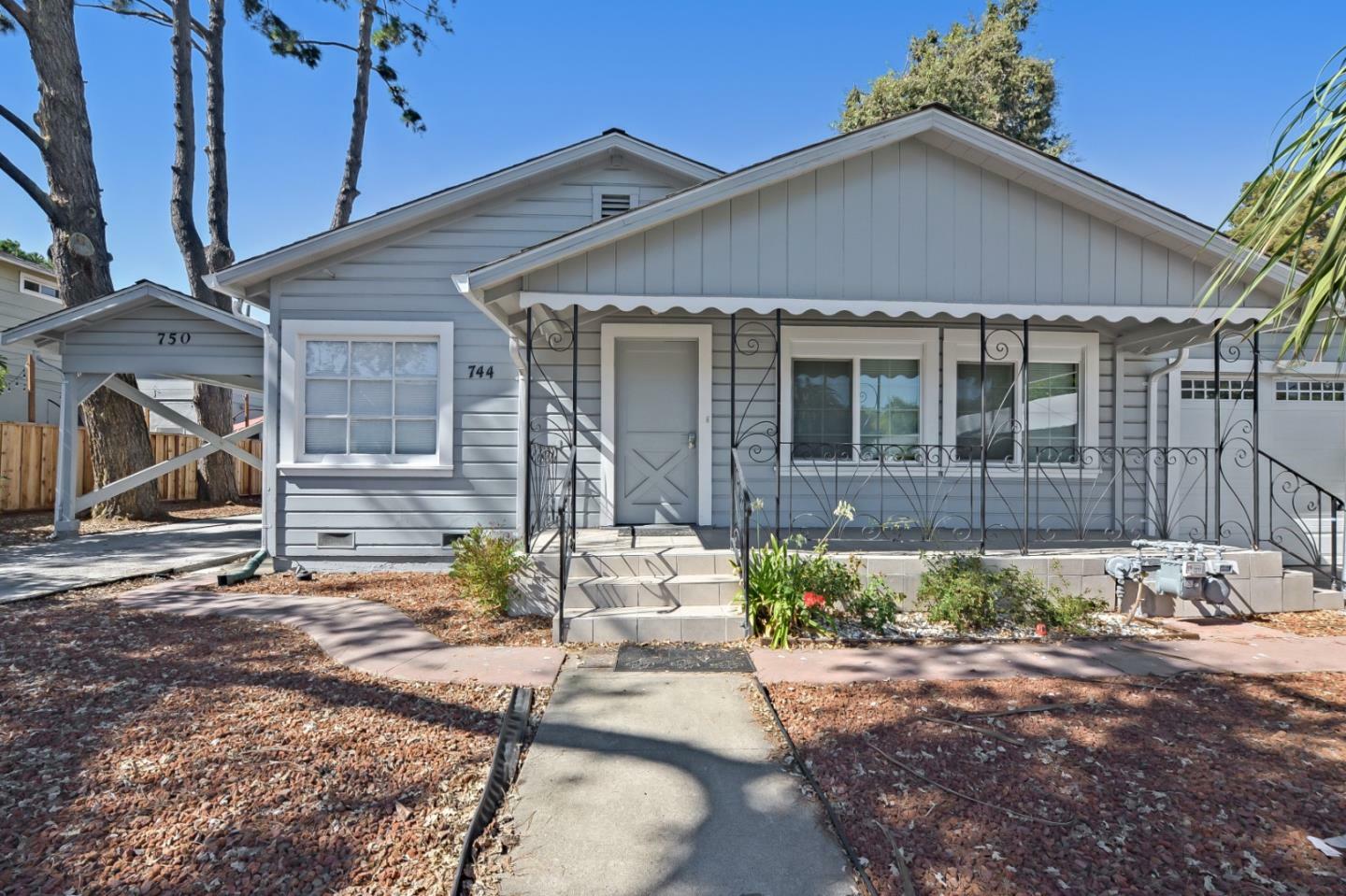 Property Photo:  744 Roosevelt Avenue  CA 94061 