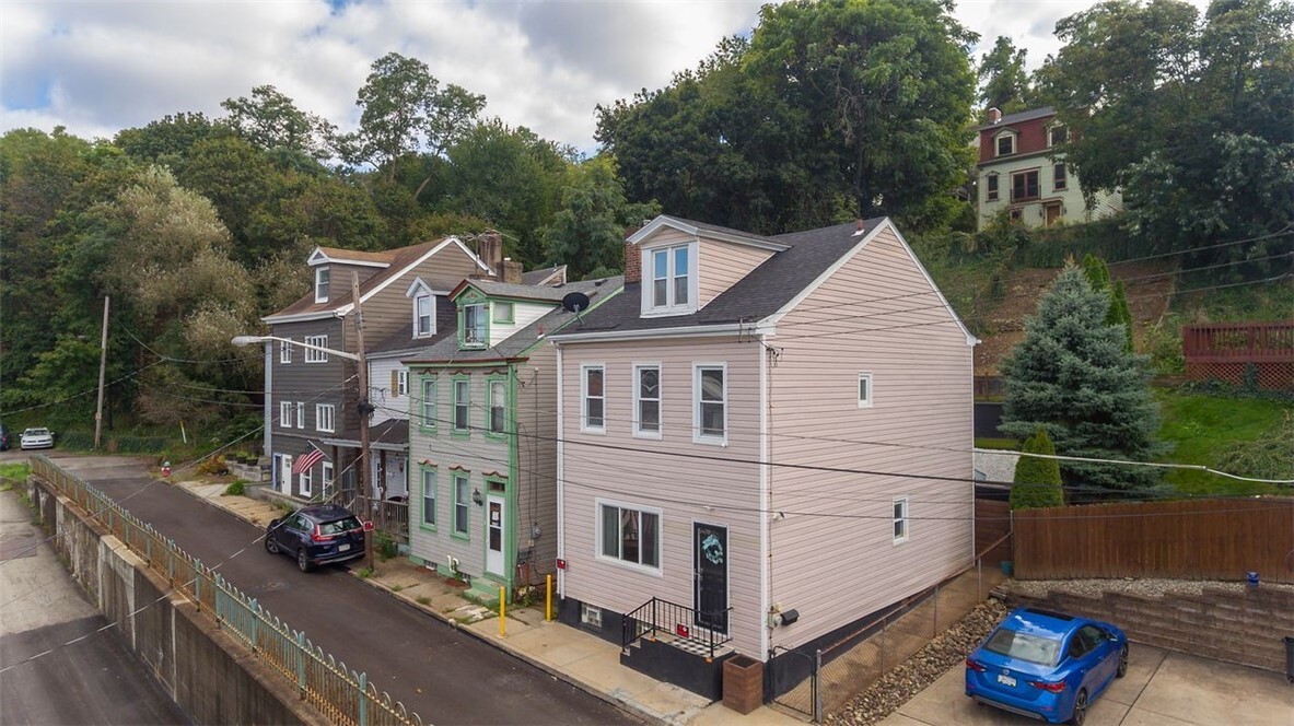 Property Photo: 2740 Shelly Street PA 15203