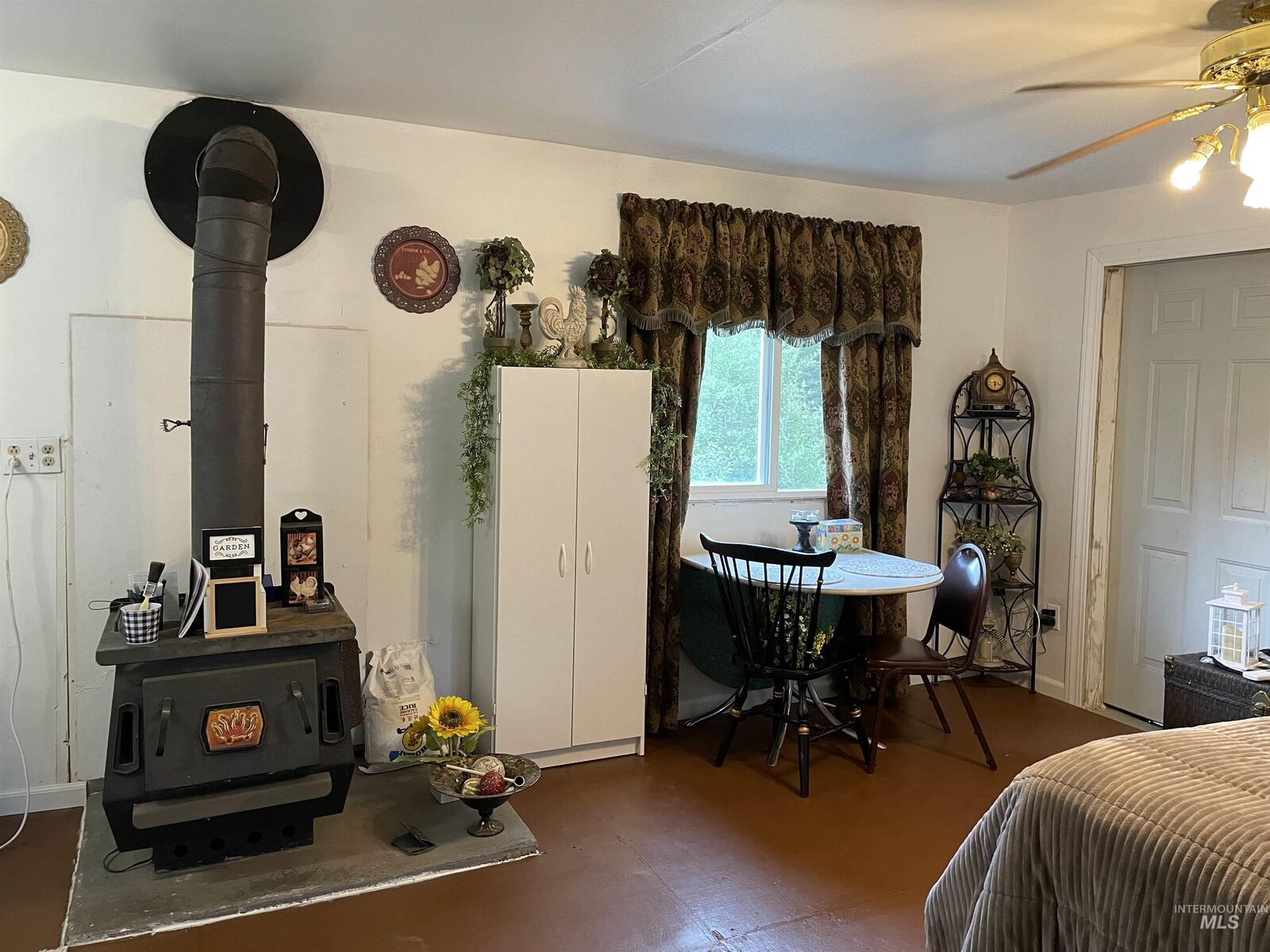Property Photo:  116 S First Ave  ID 83546 